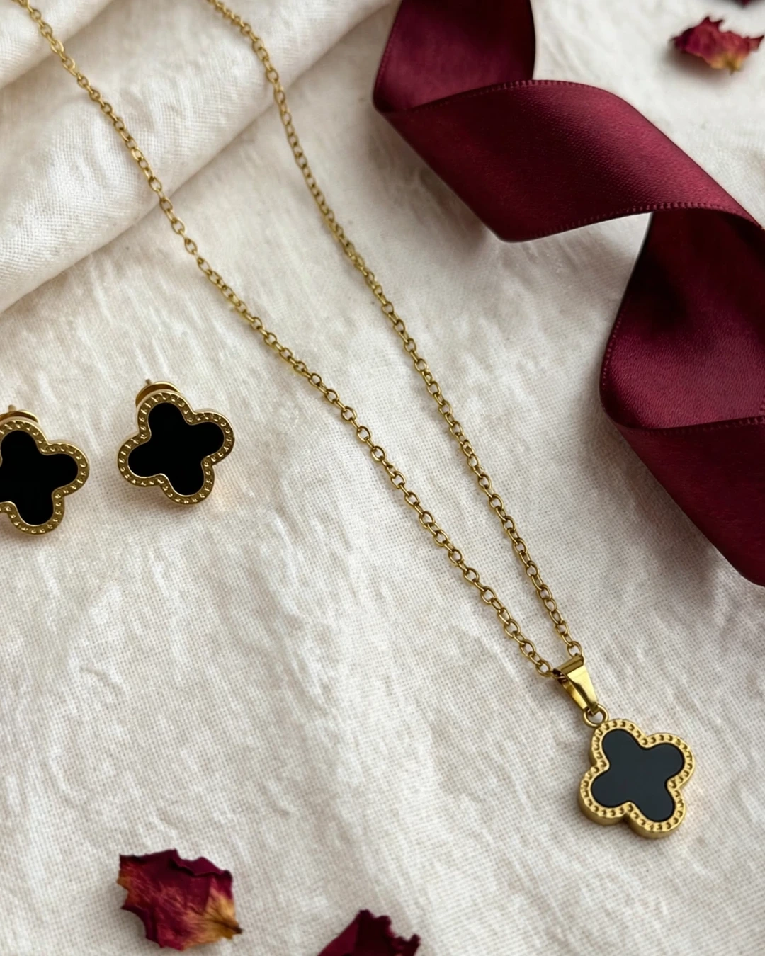 Gold Black Clover Necklace Set