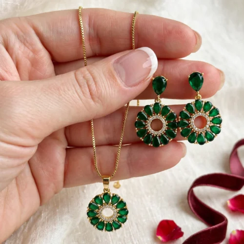 Gold Emerald Wreath Pendant Set with Earrings