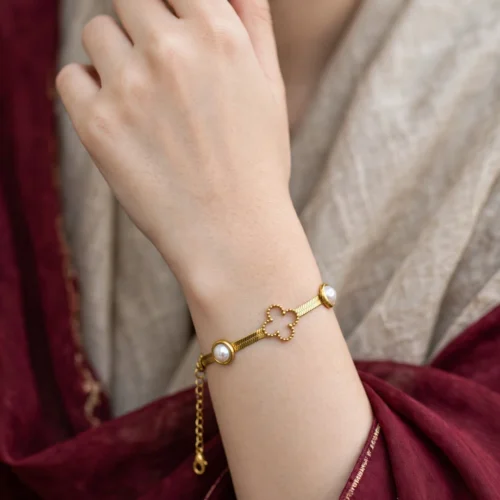 Gold Clover Pearl Snake Chain Bracelet