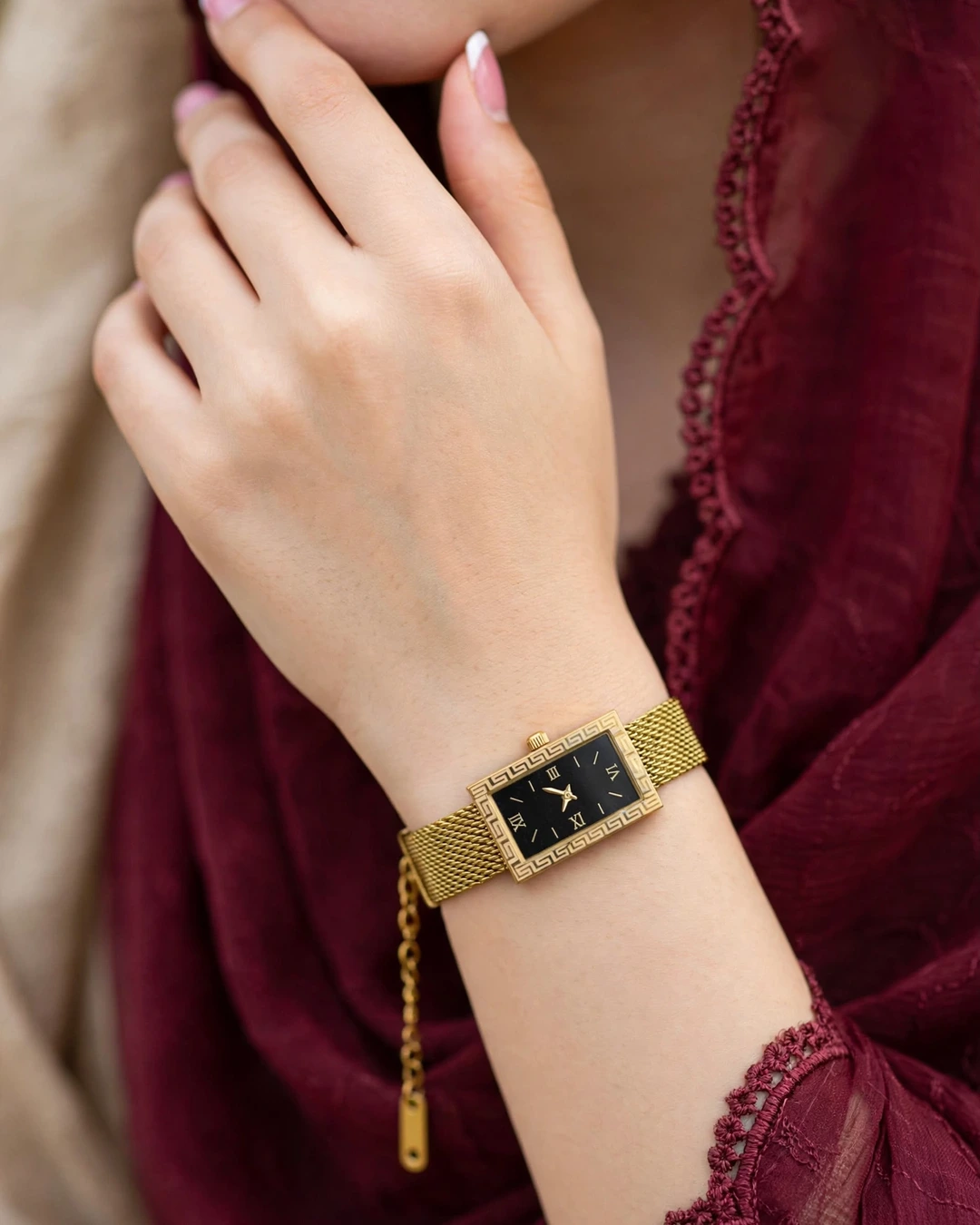 Gold Mesh Black Dial Watch Bracelet